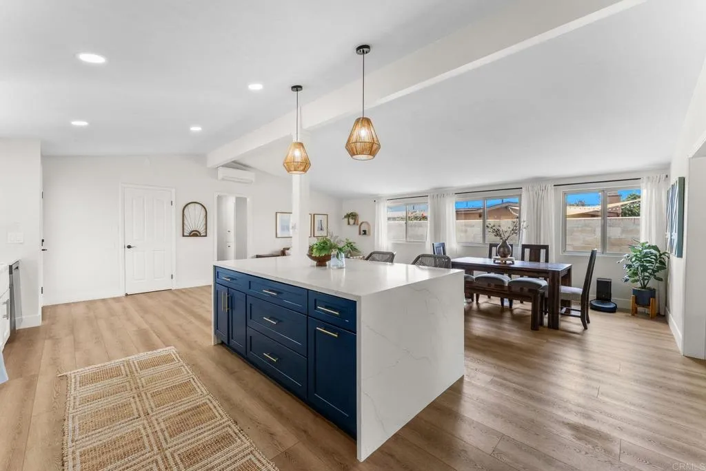 https://cdn.realtyfeed.com/cdn/127/306725344/dd4dec75be87c7f0923efde807ba8f5b.webp