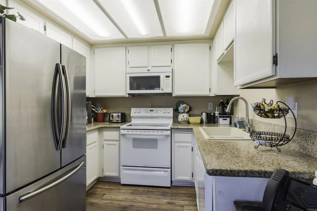 https://cdn.realtyfeed.com/cdn/127/306725460/06571cb033ad58ea8df72ad9e4b11300.webp