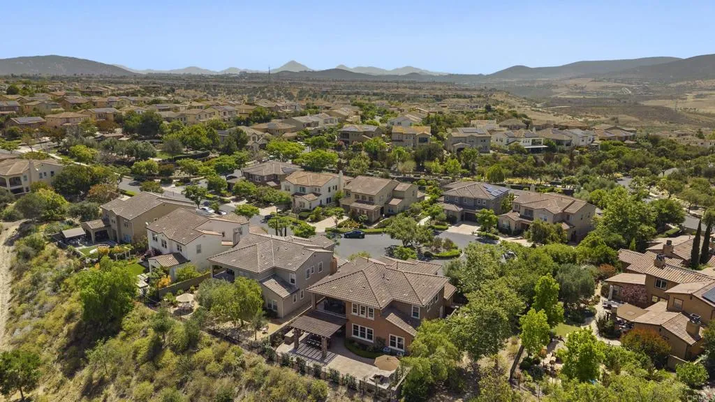https://cdn.realtyfeed.com/cdn/127/306725464/1b33299f989bf1012afb8367baa495f3.webp