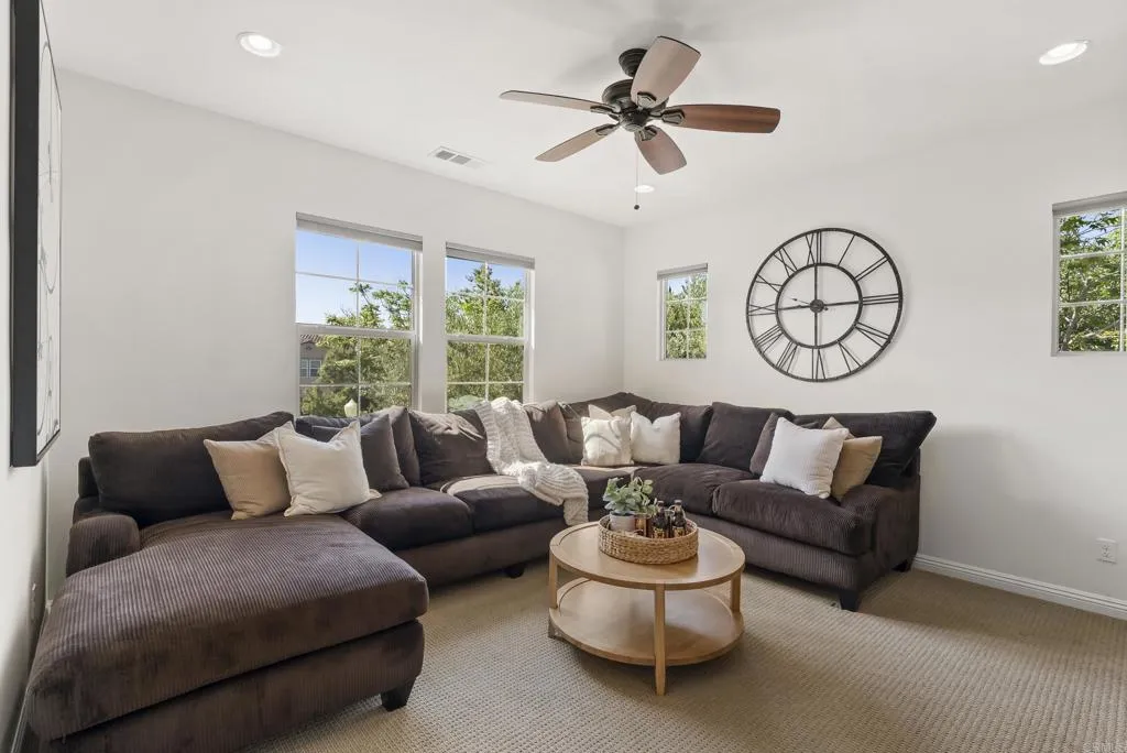 https://cdn.realtyfeed.com/cdn/127/306725464/35e756fa2f442c8dce38aaab8060010a.webp