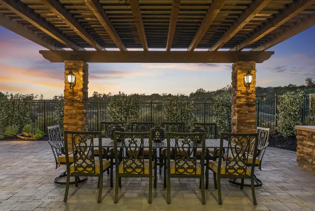 https://cdn.realtyfeed.com/cdn/127/306725464/37ca99de7ccd40933d0e1db4778e301a.webp