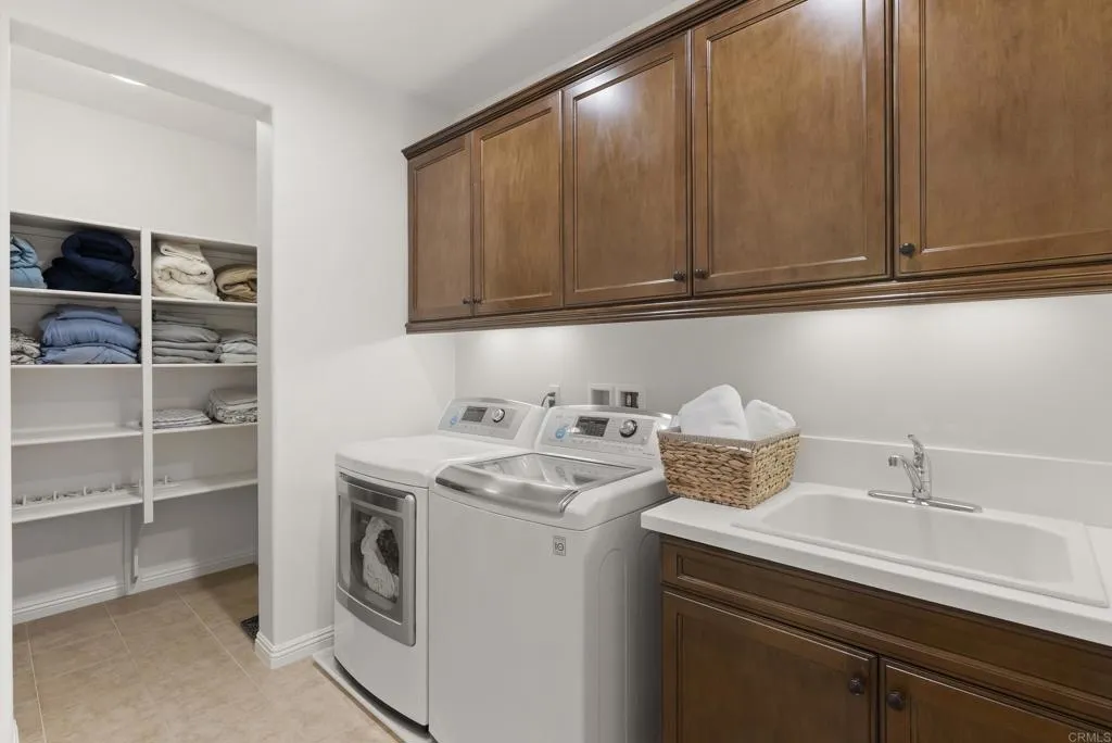 https://cdn.realtyfeed.com/cdn/127/306725464/58fef1a605cde8c5021251280d079e0d.webp
