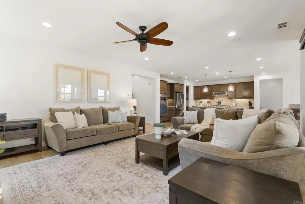 https://cdn.realtyfeed.com/cdn/127/306725464/bf4ccffddabd98c228af15ec6510cff8.webp