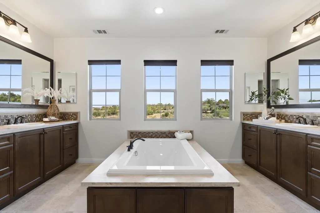 https://cdn.realtyfeed.com/cdn/127/306725464/f0c5df538945e608dbb1087f78f575b5.webp