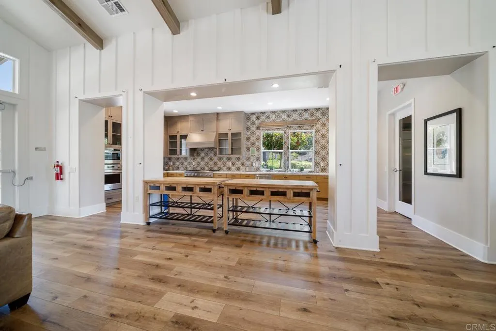 https://cdn.realtyfeed.com/cdn/127/306725467/2b072710e3d9418b2aab7f57e5b3577c.webp