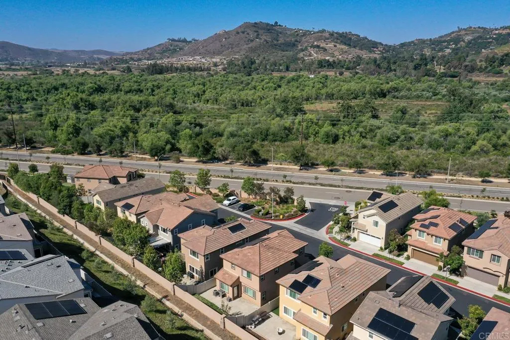 https://cdn.realtyfeed.com/cdn/127/306725467/7a53ef67132248f2e61ca5d85d879964.webp