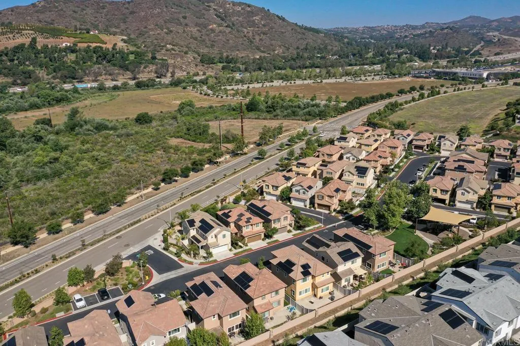 https://cdn.realtyfeed.com/cdn/127/306725467/7f4f98fb1557f7545f5cd8a16787a91a.webp
