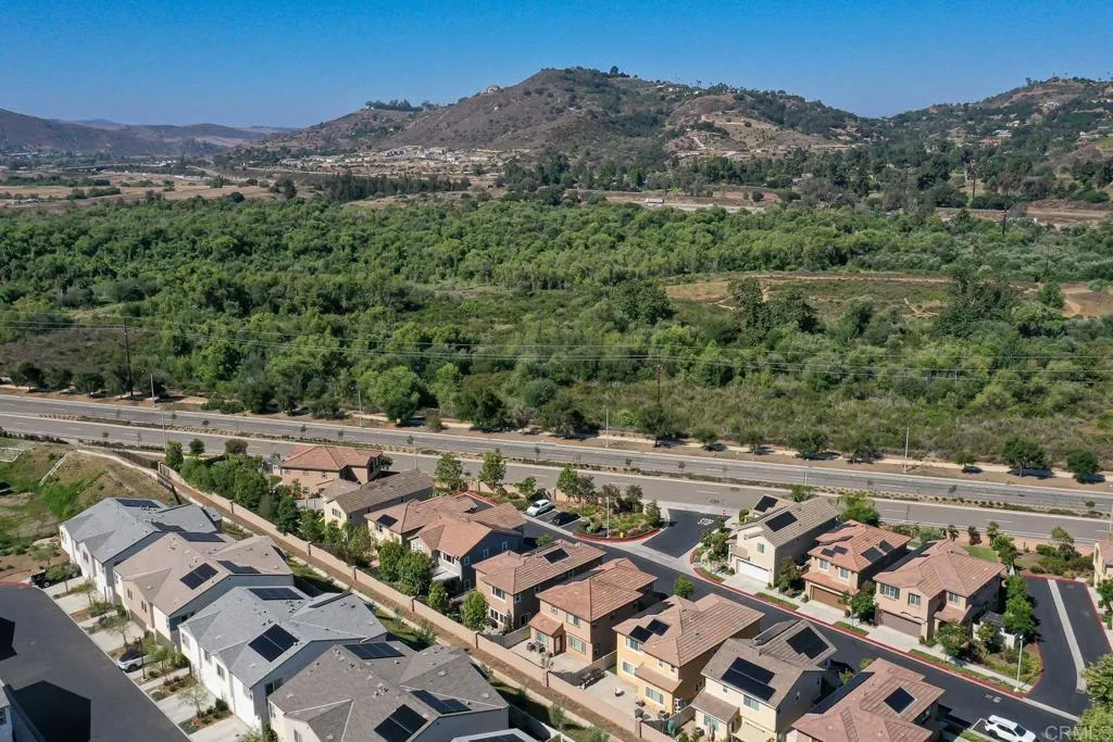 https://cdn.realtyfeed.com/cdn/127/306725467/fe0854cb17d7449257e0443f50ee9c20.webp