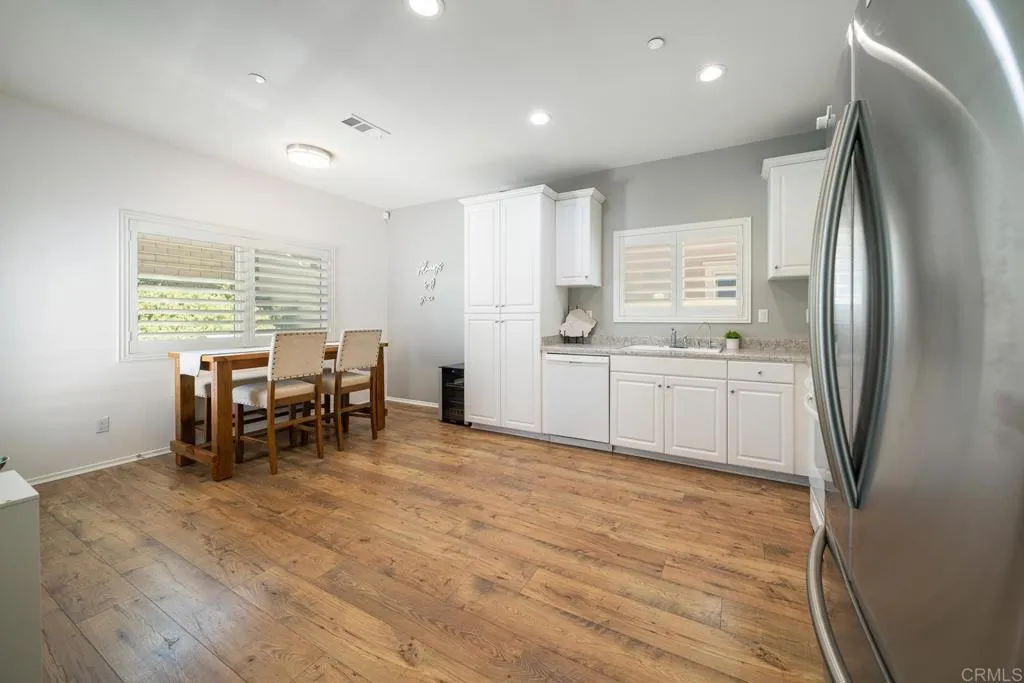 https://cdn.realtyfeed.com/cdn/127/306725467/ff9cb56cd670cc335b508a23bc9b70e5.webp