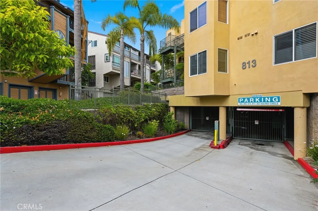 https://cdn.realtyfeed.com/cdn/127/306725515/3005663bf7ccb932ee3209611790833e.webp