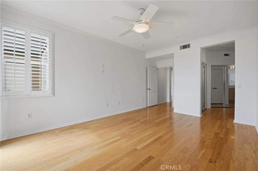 https://cdn.realtyfeed.com/cdn/127/306725515/66c3e1a71d5f94f50f106df9ddc5dc1c.webp