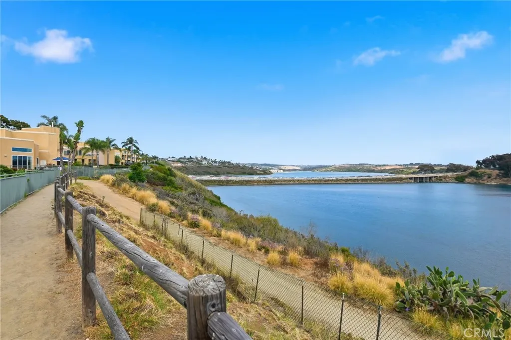 https://cdn.realtyfeed.com/cdn/127/306725515/ff2ee6a1c9d1f5716f08d24227516bbf.webp