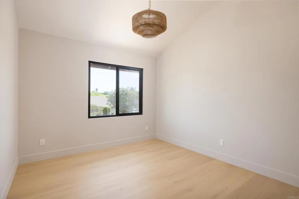 https://cdn.realtyfeed.com/cdn/127/306725538/8d314d5f6a9f3d23ef52ba09b01304ff.webp