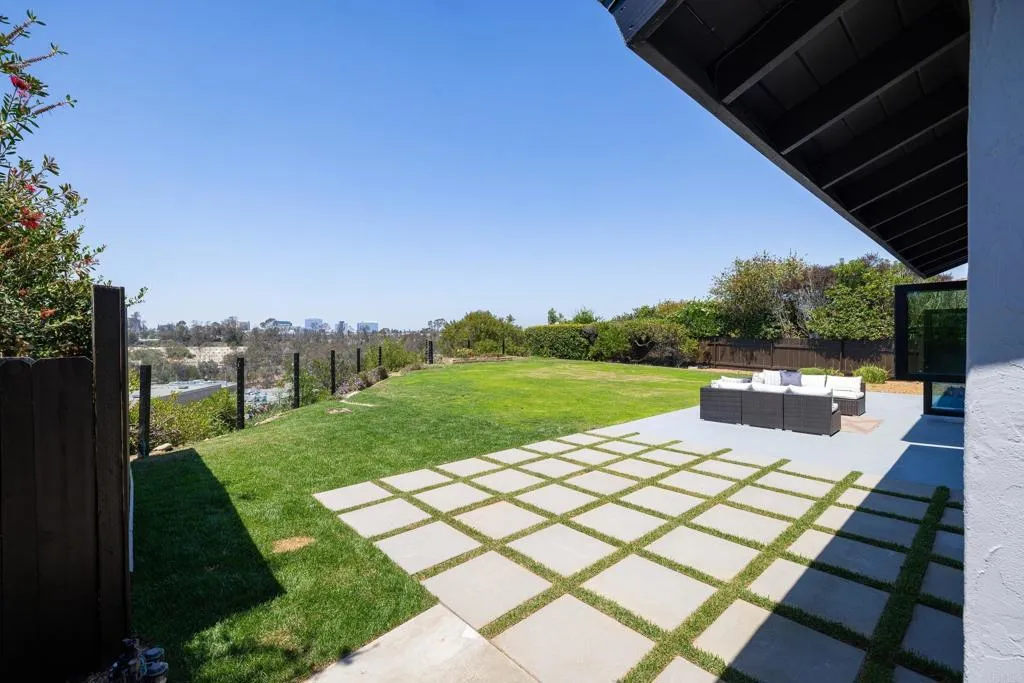 https://cdn.realtyfeed.com/cdn/127/306725538/f39c98b57ad9551351b9d849e8954731.webp