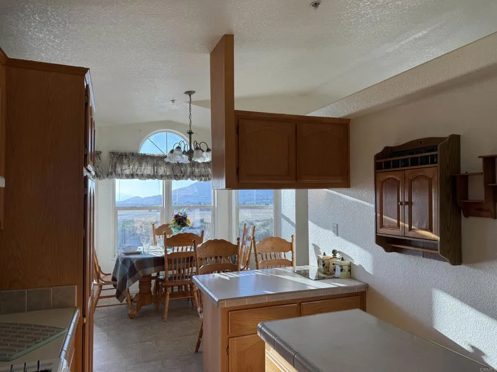 https://cdn.realtyfeed.com/cdn/127/306725683/37b8b30da86a2fbec927728dc1c26e17.webp