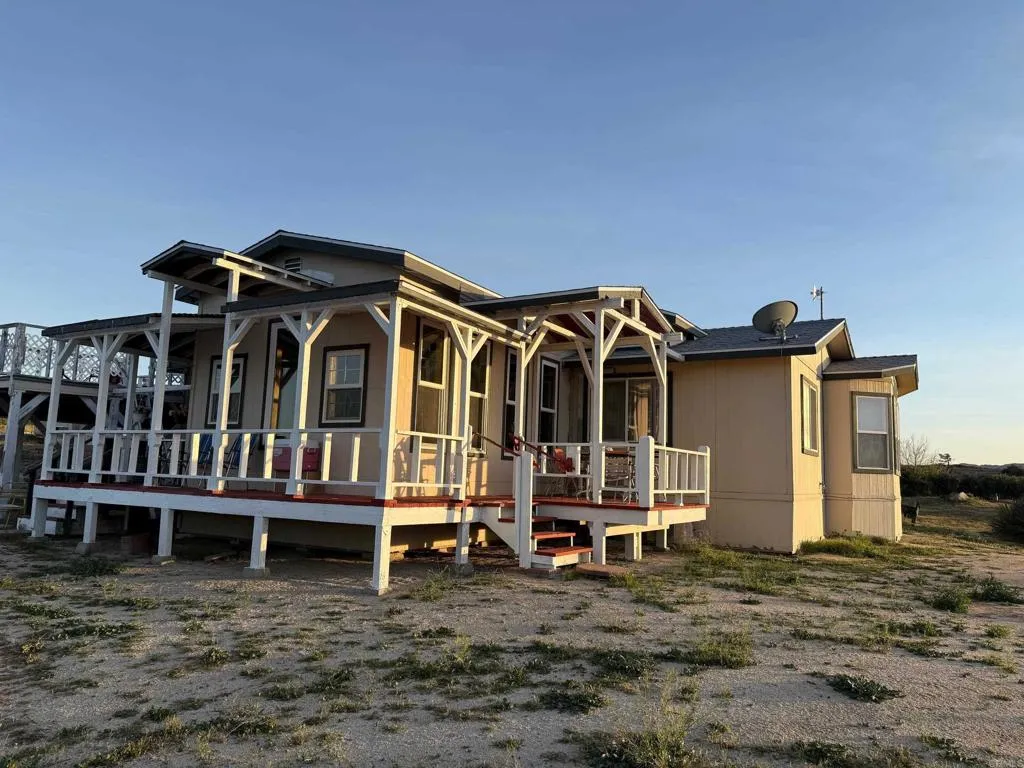 https://cdn.realtyfeed.com/cdn/127/306725683/635e13f94f8551427116c505d2bbd867.webp