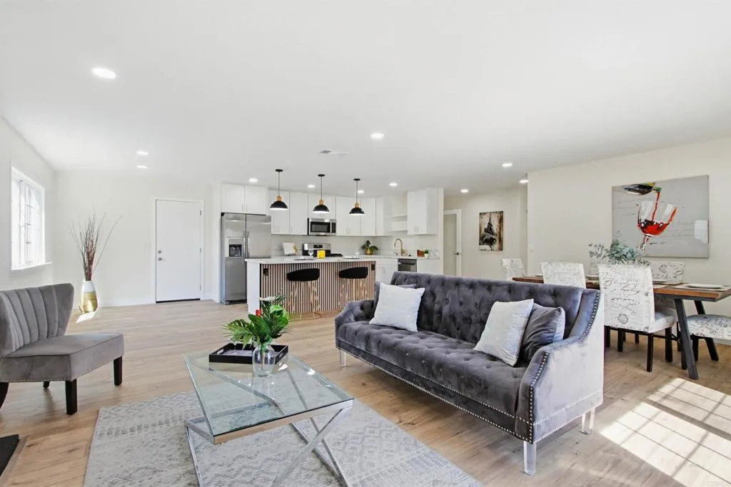 https://cdn.realtyfeed.com/cdn/127/306725685/7fe7484f4ee5141ea79efc0f75f6379d.webp