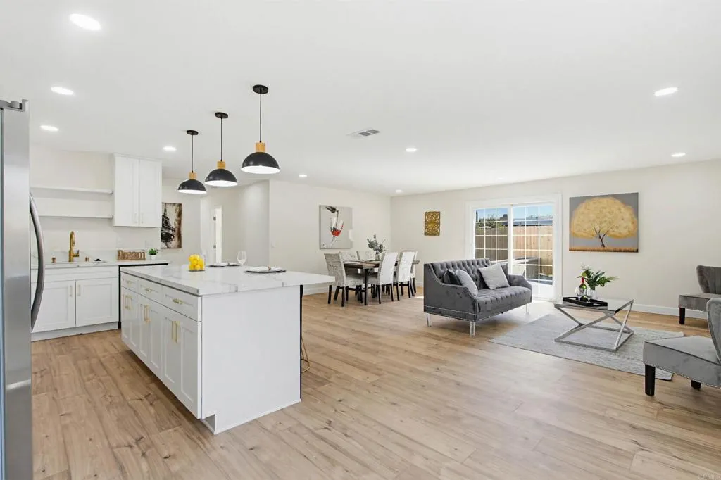 https://cdn.realtyfeed.com/cdn/127/306725685/b33697fe70680b54b7c2df7e63255eeb.webp