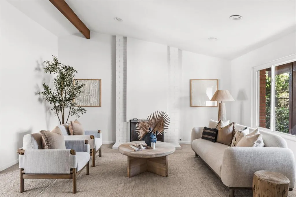 https://cdn.realtyfeed.com/cdn/127/306725738/3110b54429f34ed57e169e71658bc3ad.webp