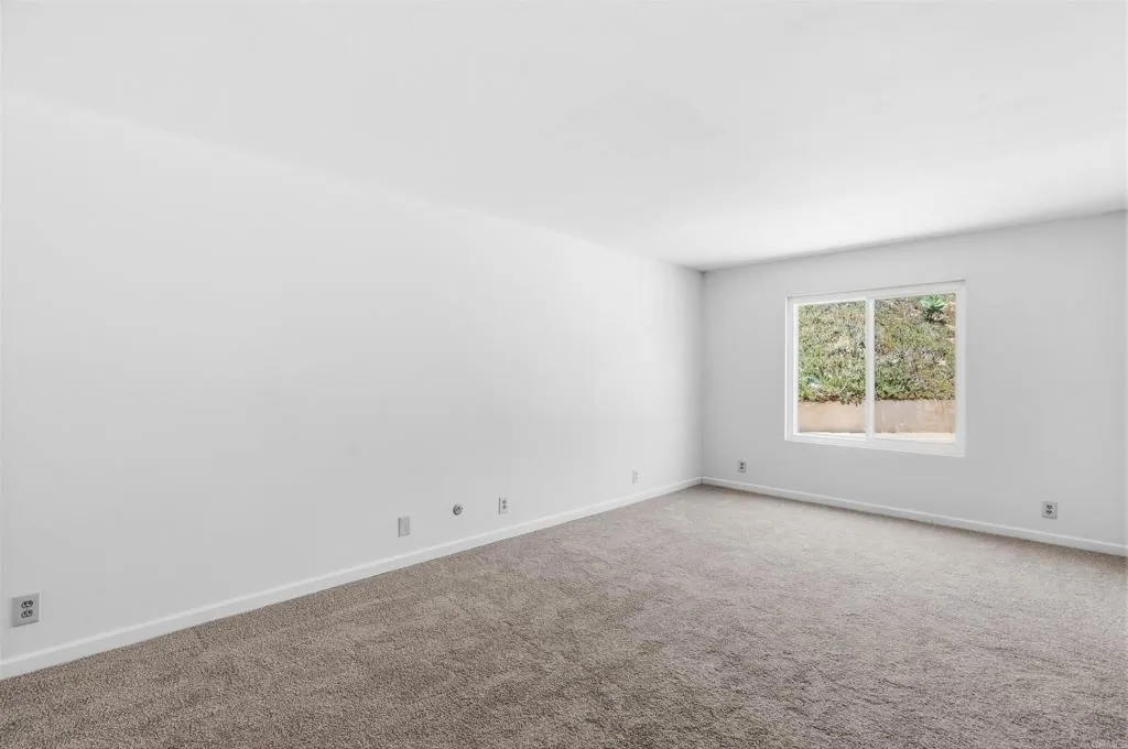 https://cdn.realtyfeed.com/cdn/127/306725738/6d33427d8e91d9acf9c4ae0ec5b6ed61.webp