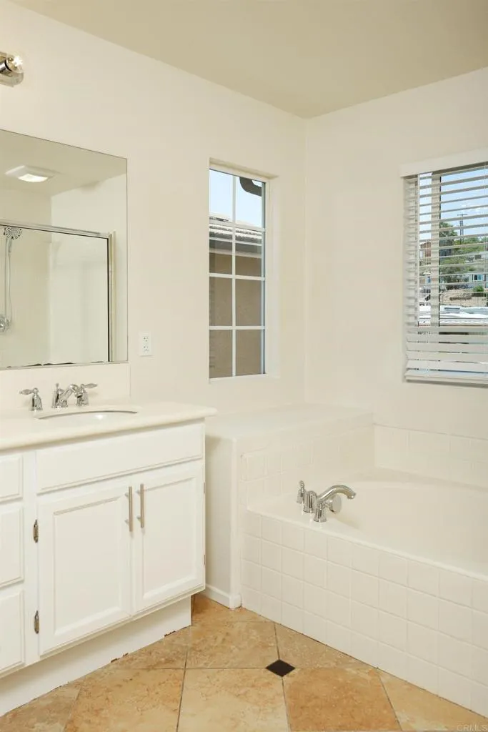 https://cdn.realtyfeed.com/cdn/127/306725739/36f909966cc2430d1440700979b8ddfc.webp