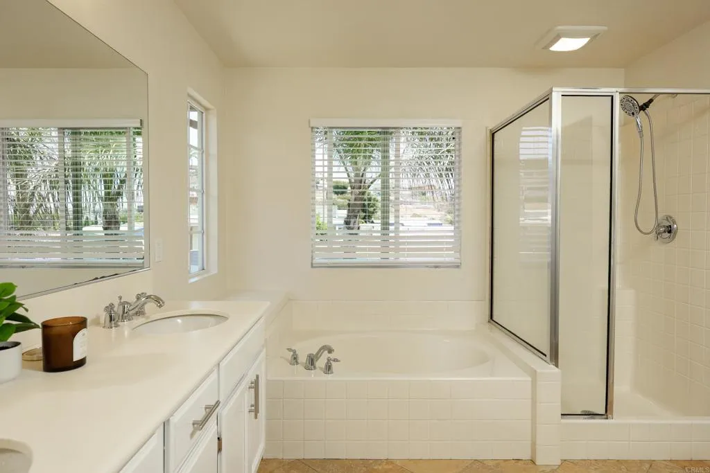 https://cdn.realtyfeed.com/cdn/127/306725739/4649d6afa0204d3ab437c571f03ed86a.webp