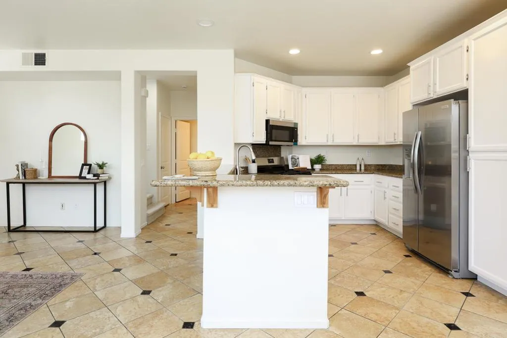 https://cdn.realtyfeed.com/cdn/127/306725739/6b945884c3b6e93ca8227844fa02b280.webp