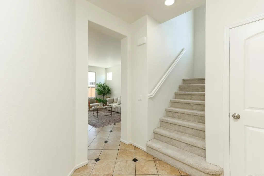 https://cdn.realtyfeed.com/cdn/127/306725739/f482661dca2944c73739705e930e0399.webp