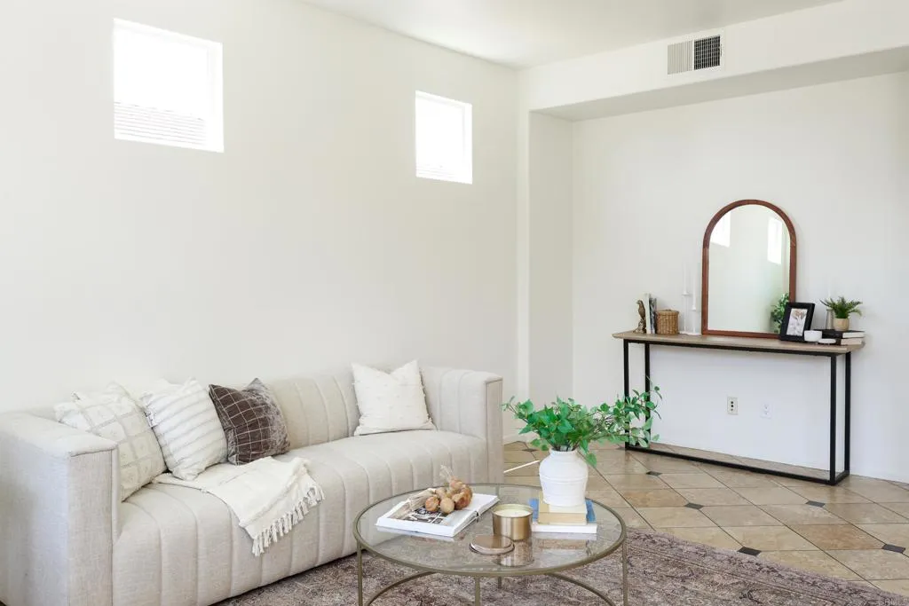 https://cdn.realtyfeed.com/cdn/127/306725739/face242327148e80a041463b8d922593.webp