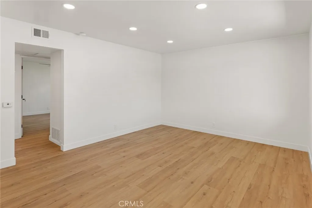 Photo #7: WS26109850 Listing: Photo #7