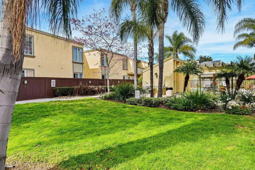 https://cdn.realtyfeed.com/cdn/127/306725821/359b627b4199ae34d2a009d3d11d9207.webp