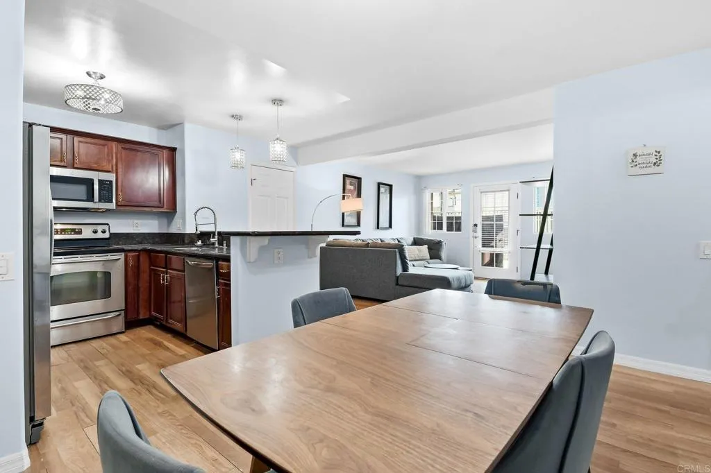 https://cdn.realtyfeed.com/cdn/127/306725821/b15a9ffe538d4847edbc73a080e5438e.webp