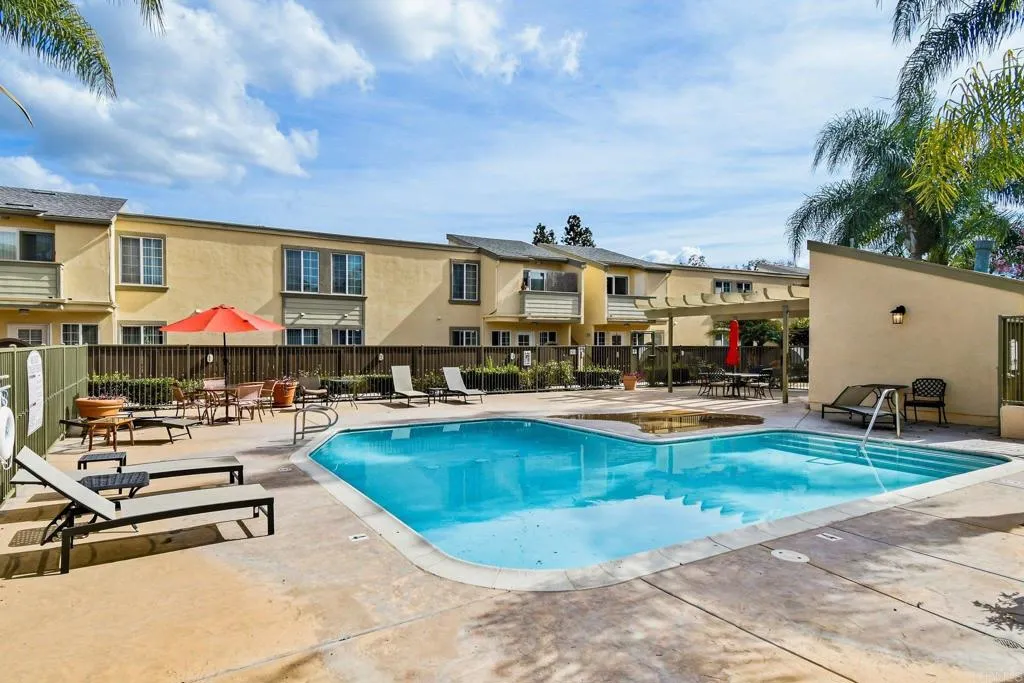 https://cdn.realtyfeed.com/cdn/127/306725821/cb9470e3c5b5e88d60bb8ad15a89db15.webp