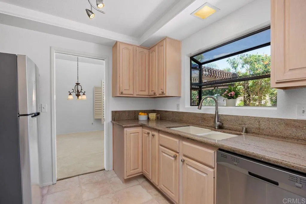 https://cdn.realtyfeed.com/cdn/127/306725869/1c6eef02fe8bf2bbf4f3c777e749cdcb.webp