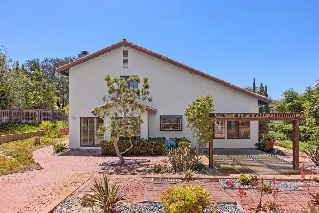 https://cdn.realtyfeed.com/cdn/127/306725869/220d38c8bee9dda02d4d655112873687.webp