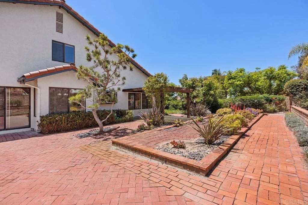 https://cdn.realtyfeed.com/cdn/127/306725869/243432bda8ebfffab0f90b598997349b.webp