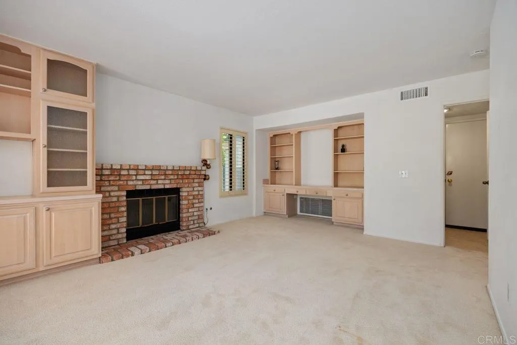 https://cdn.realtyfeed.com/cdn/127/306725869/a189b8d264724dcd1c8c7c4773567607.webp