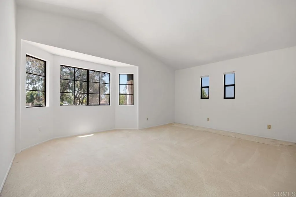 https://cdn.realtyfeed.com/cdn/127/306725869/e1b4f25e4254431c880808d3db1b358b.webp