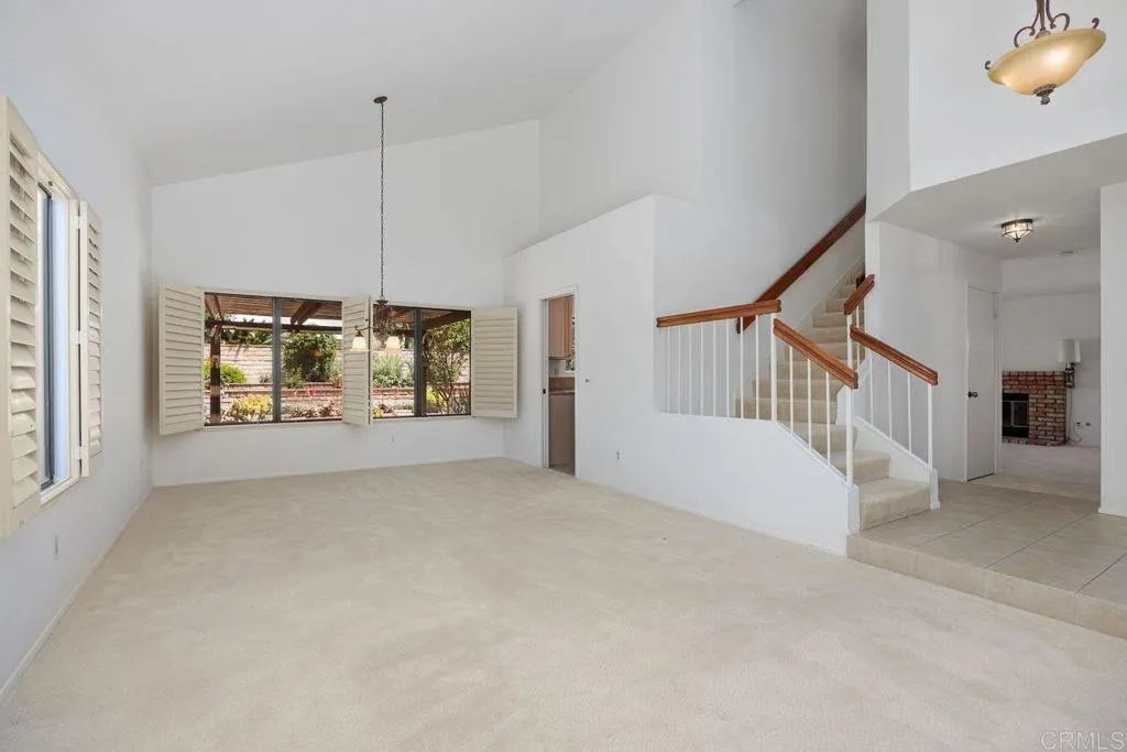 https://cdn.realtyfeed.com/cdn/127/306725869/e32a96285fc01d33862d1662a91a335e.webp