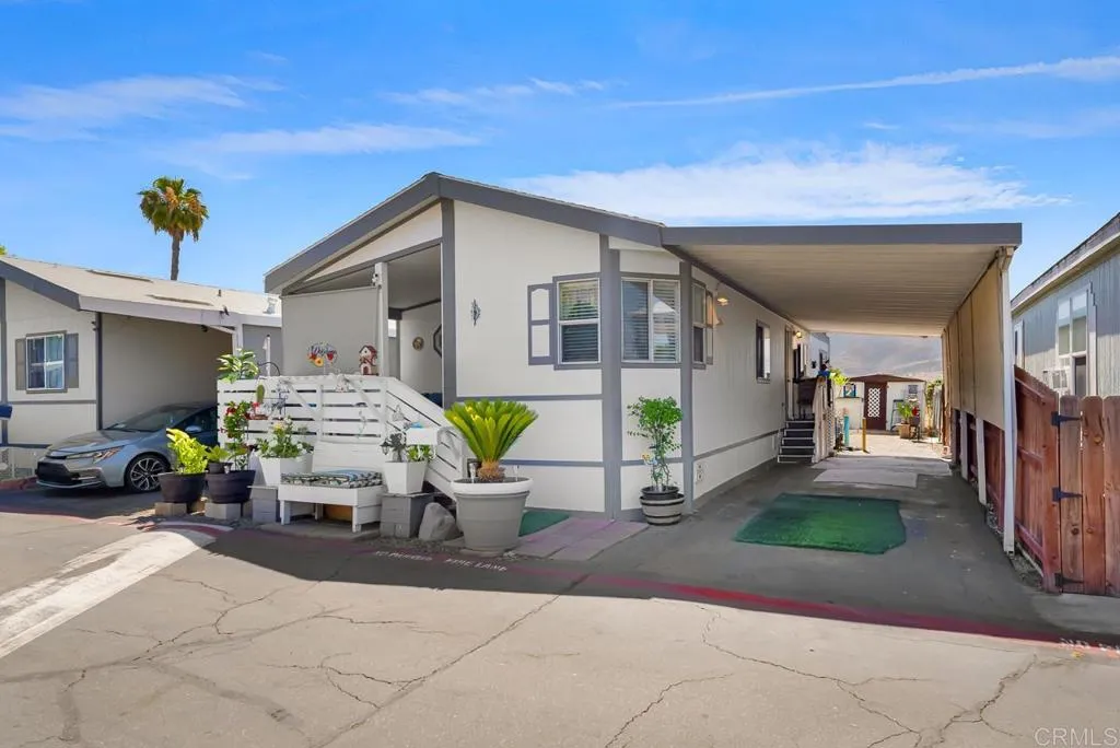 https://cdn.realtyfeed.com/cdn/127/306725900/9f812bc0713dc0420abf41bf5fd63819.webp