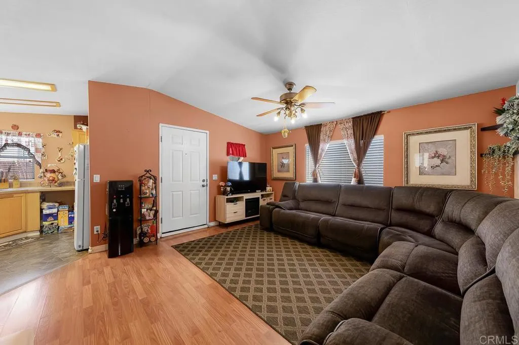 https://cdn.realtyfeed.com/cdn/127/306725900/cefc0433c126383fb41e74cdac6a568a.webp