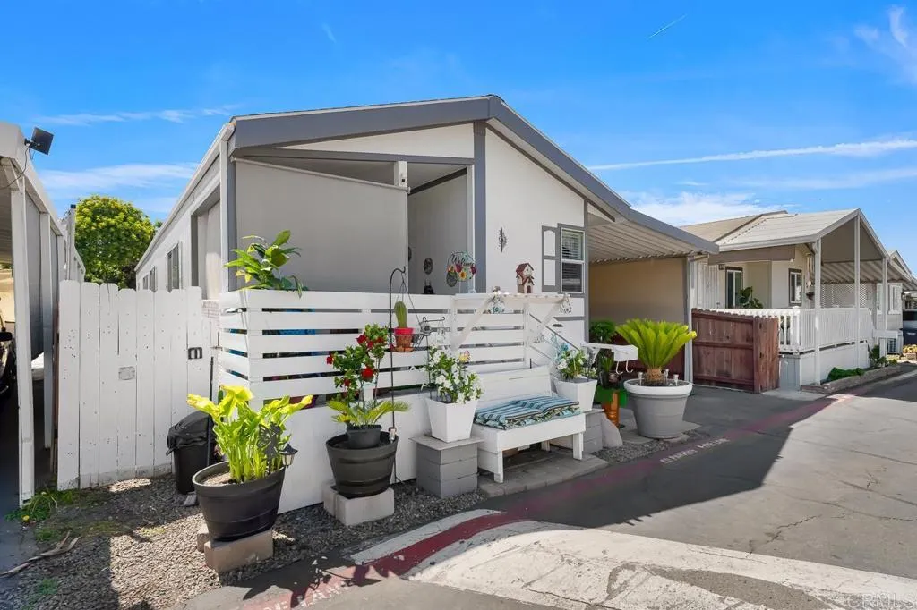 https://cdn.realtyfeed.com/cdn/127/306725900/db2560e92bd0c8252c7828e6d22ada69.webp