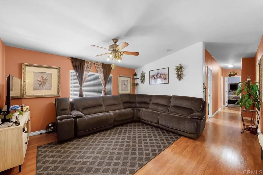 https://cdn.realtyfeed.com/cdn/127/306725900/dfca148f58f5649e2a3c1037c5753dd8.webp