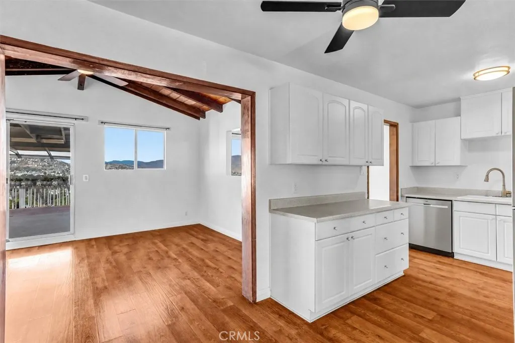https://cdn.realtyfeed.com/cdn/127/306725902/9c2ed6fd060daf8e9ce61c0d5c0afd2d.webp