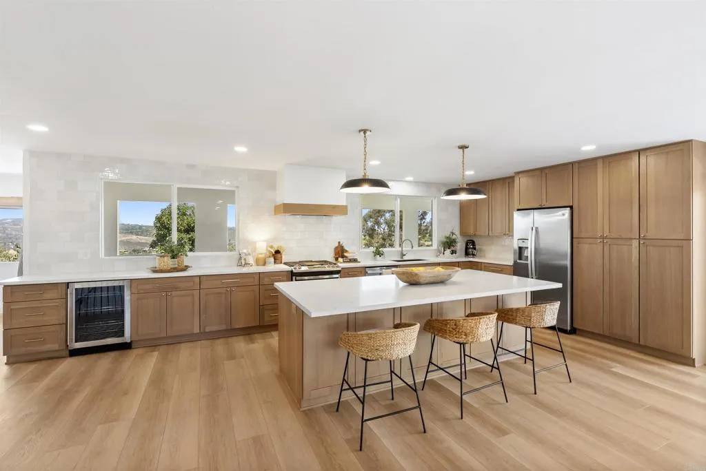 https://cdn.realtyfeed.com/cdn/127/306725904/0a016ea44f5d2d3637e310beba61865b.webp