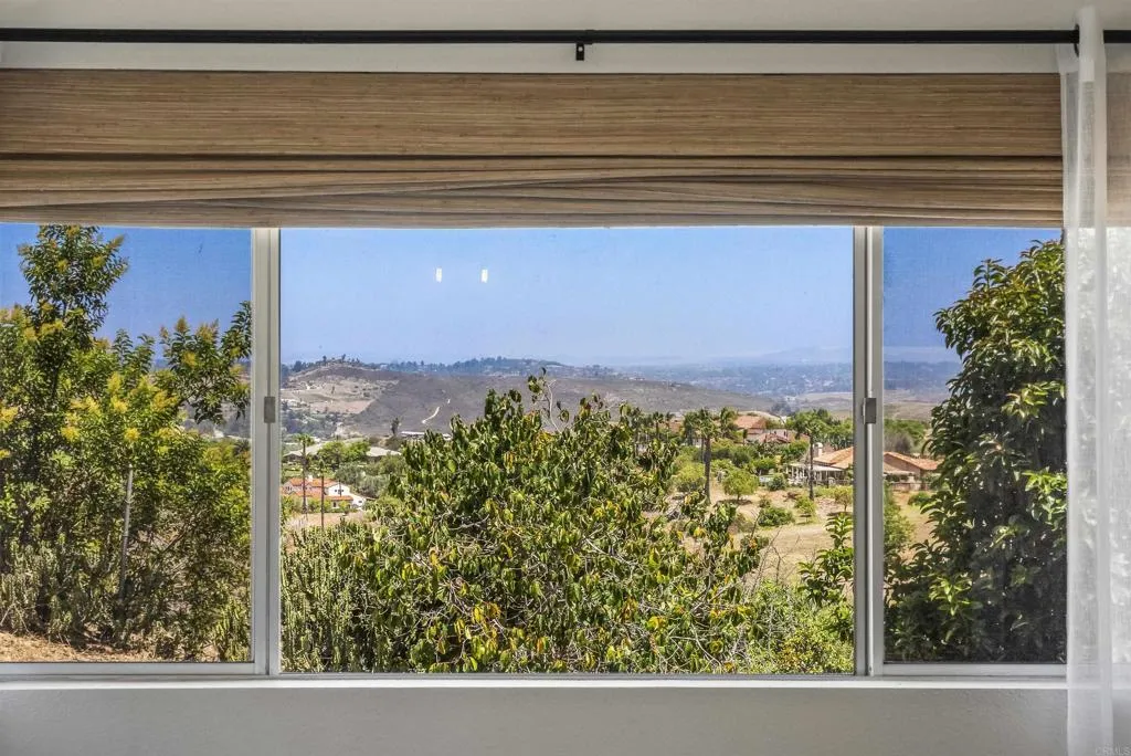 https://cdn.realtyfeed.com/cdn/127/306725904/47cb47936235e12aa821b4817cfe9731.webp