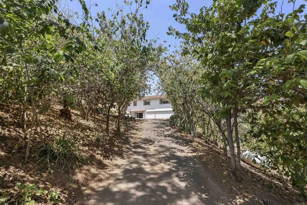 https://cdn.realtyfeed.com/cdn/127/306725904/611383a59465d1d420c8d05f9be31a2e.webp