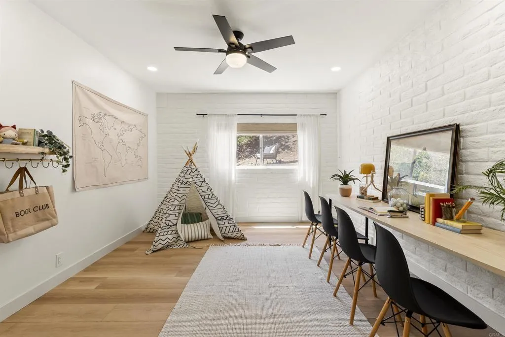 https://cdn.realtyfeed.com/cdn/127/306725904/b9b3f86e4f8db36508a27f8c77e3e0f3.webp