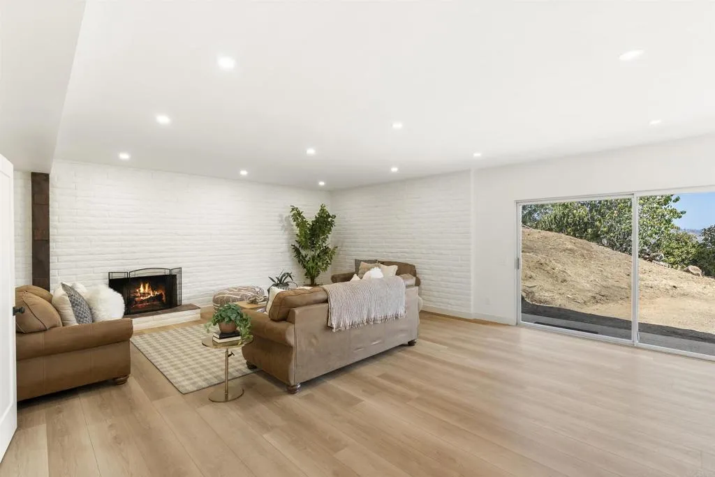https://cdn.realtyfeed.com/cdn/127/306725904/c06a6eeae3075525d04a405bfe7b5bbf.webp