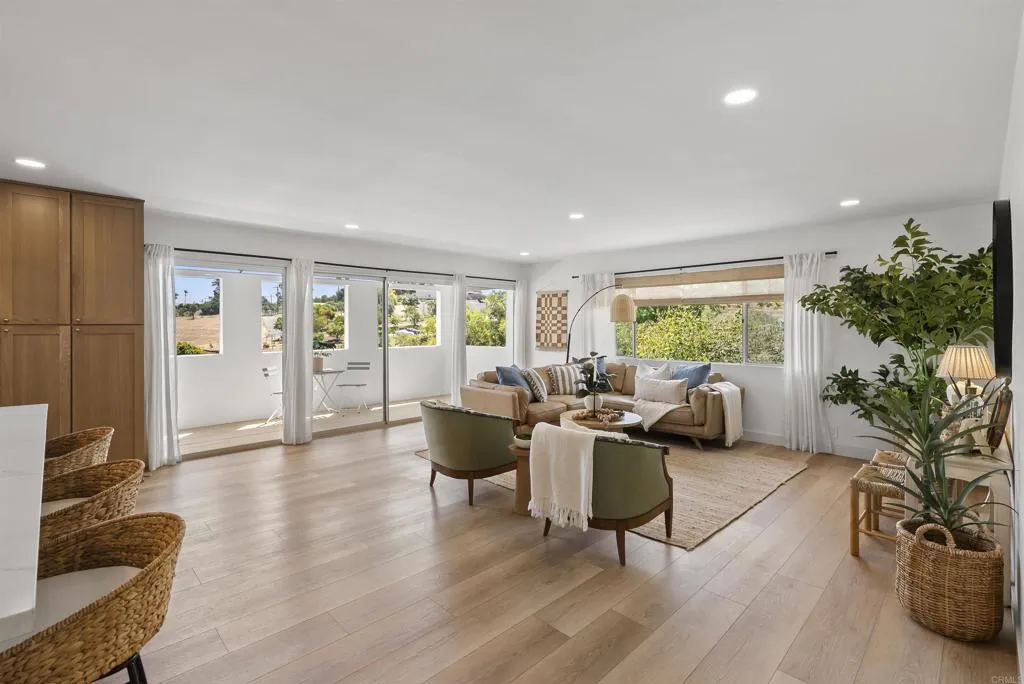 https://cdn.realtyfeed.com/cdn/127/306725904/d7ed05202ac2ba4d50376546641cc1a4.webp